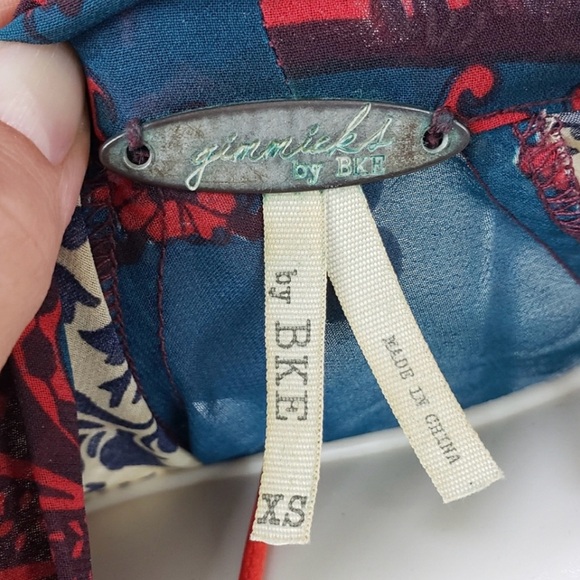 BKE | Floral Crochet Detail Kimono - Picture 3 of 6